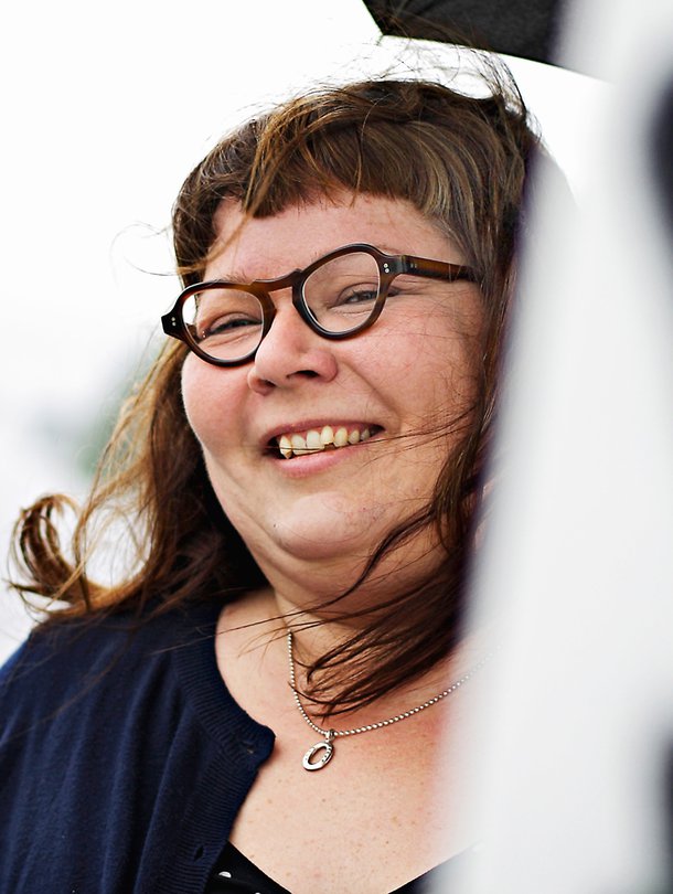 Hannele kiinnostui tasa-arvosta jo lapsena. ”Olin 12-vuotias, kun lainasin Simone de Beauvoirin kirjan Toinen sukupuoli."