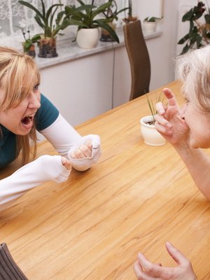 Aikuisesta tulee teini, kun hän menee vanhempiensa luo