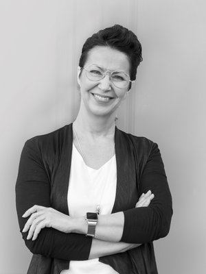 Aikuiset haluavat lapsista nopeasti isoja, osaavia ja menestyviä, Liisa Lohilahti sanoo.