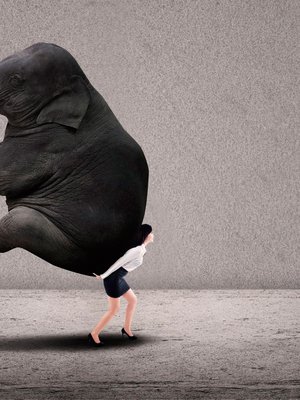 Marttyyri ei anna toisten auttaa, vaikka toiset tarjoutuisivat. 