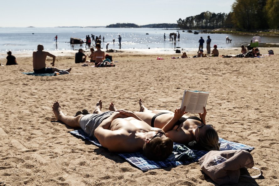Kauniista säästä nautittiin Helsingin Lauttasaaressa jo toukokuun puolessavälissä.