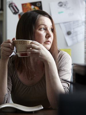 ”Viha tekijöitä kohtaan oli hirveä. Halusin siitä eroon, koska se söi minua elävältä”, Heini kertoo.
