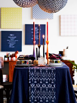 1. Itämaiden taikaa: violettia, viininpunaista ja oranssia.