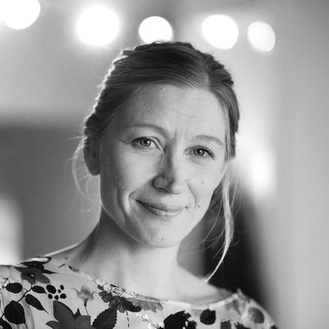 Merja Mähkä kannustaa kaikkia sijoittamaan, koska karttunut omaisuus tuo elämään vapautta.