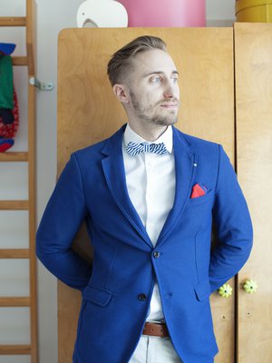 "En koskaan pukeudu juhlissa mustaan, ellei pukukoodi sitä vaadi."