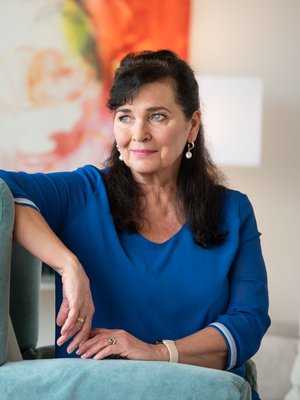 "Kestävyyttä on koeteltu, mutta äidinrakkautta ei koskaan. Ajattelen, että rakkaus lapseen vain lisääntyi kaikista niistä vaikeuksista", Marina Erhola sanoo.