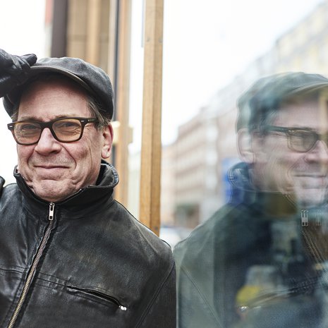 Matti Onnismaan kasvot ovat monelle tutut. ”Ihmiset tulevat juttelemaan ja kiittämään. Sehän on hirveän miellyttävää, kun kiitetään oikein asian kanssa.”