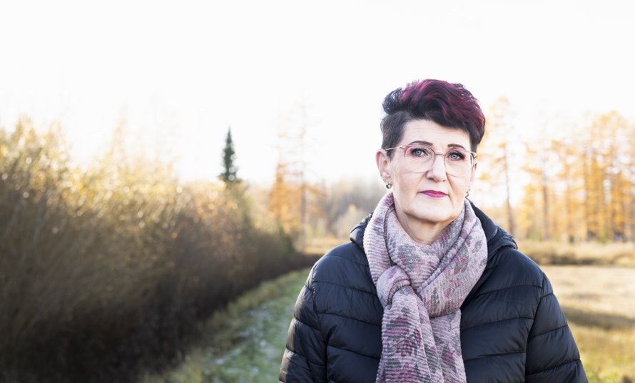 Enää Satu ei turruta tunteitaan alkoholilla. ”Olen oppinut ajattelemaan, että nyt on tämä tunne päällä, mutta se menee ohi. Tästä selvitään.”