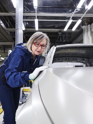 ”Sanoin jo työhaastattelussa olevani tosi tarkka. Tässä työssä sitä arvostetaan.”