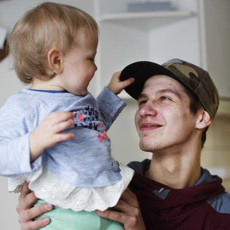 "Olen aika rauhallinen, mutta Vanessa on vikkelä likka. Äitiinsä tullut", Santeri sanoo.