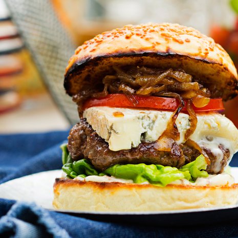 Kesällä paras hampurilaisbaari on oman pihan perällä.