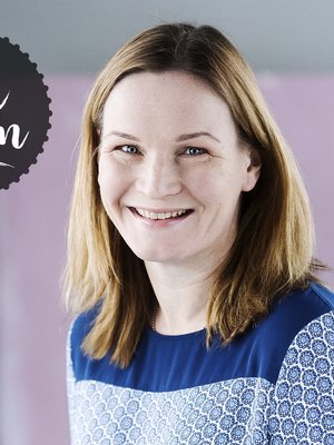 Kodin Kuvalehden tuottaja-toimittaja Ulla Ahvenniemi keksii monta syytä, miksi haluaa katsoa telkkaria samalla tavalla kuin omassa lapsuudessaan.