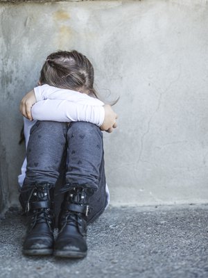 ”Perheessämme arvostettiin vain poikia”, Riitta kertoo.