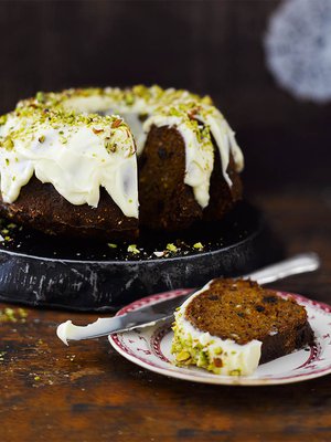 Suussa sulava kuorrutus kruunaa kakun.