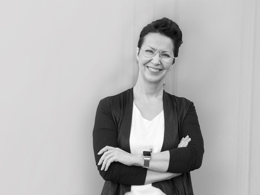 Aikuiset haluavat lapsista nopeasti isoja, osaavia ja menestyviä, Liisa Lohilahti sanoo.