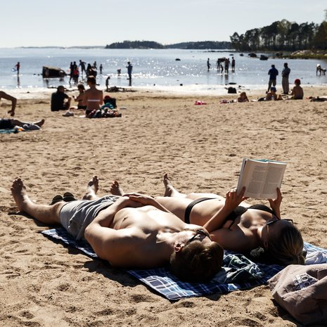 Kauniista säästä nautittiin Helsingin Lauttasaaressa jo toukokuun puolessavälissä.