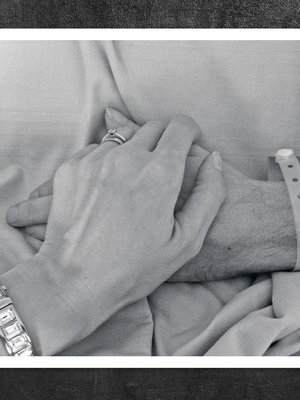 Tässä kuvassa on Kimmon käsi. "Kerroin hänelle, että tänään alkoi kesäloma. Kimmo oli tajuton, mutta silmistä alkoivat valua kyyneleet,” vaimo Maarit muistaa.