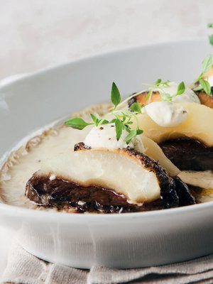 Valkosipulisen ja mustapippurisen juuston yhdistelmä on vahva mutta silti lempeä.