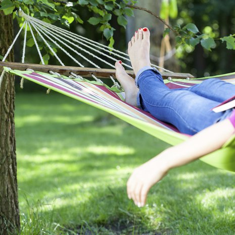 Kesällä saa ottaa päiväunet riippumatossa.