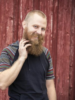 Partaa on hoidettava joka päivä. Samuel Rovalan mielestä se käy melkein mukavasta harrastuksesta.