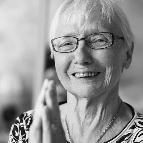 ”Elämänohjeeni kuuluu: Annan turhantärkeiden ihmisten mennä ohitseni. Uimahallin höyrysaunassakin olen huomauttanut, jos lauteilla vain valitetaan ulkonäöstä.”