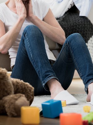 Lasten melu ja murheet kuormittavat erityisherkkää äitiä tavallista enemmän, mistä hän tuntee usein syyllisyyttä. 