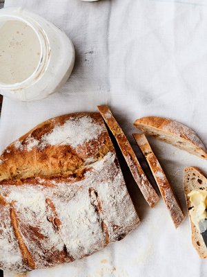 Hapanjuuri antaa leivälle herkullisen maun ja rakenteen.