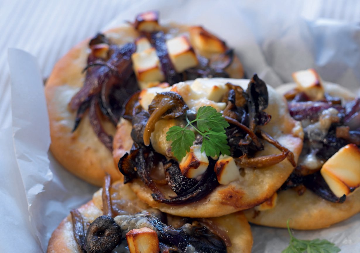 Minipizzat sopivat mainiosti pieneenkin käteen.