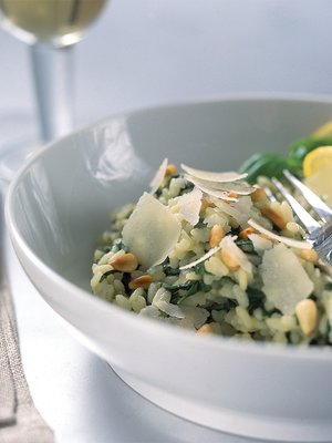 Risotto maistuu sellaisenaan kalan, lihan tai kanan lisäkkeenä.