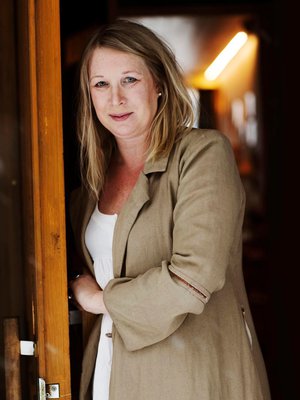 "Kun uusi ihminen tulee kotiini, kaikki alkaa tarinasta. Minä kerron omani, ja tulija kertoo itsestään sen mitä haluaa."