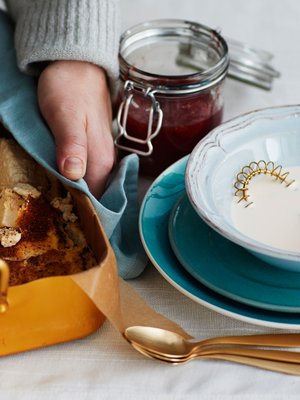 Tarjoa uunijuusto marjahillon kera.