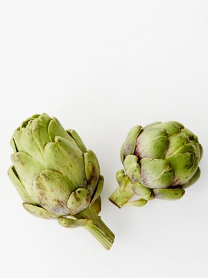 Artisokan sydämiä saa säilykepurkissa, ja niistä syntyy nopea tahna kasviksille.