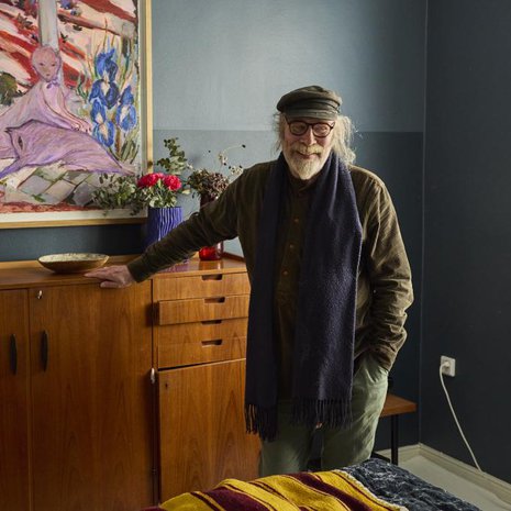 Vesa Vierikko tuli kylään kaksioon, jossa asui lähes 40 vuotta sitten. Nyt siellä asuu näyttelijäkollega Aksa Korttila.