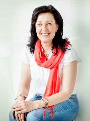 Rakkausvalmentaja Mervi Makkonen uskoo, että jokaisen on mahdollista löytää rakkaus. "Pitää vain luopua jostain turhasta, siivota ajatuksia, määritellä tavoitteet ja uskaltaa ryhtyä toimeen."