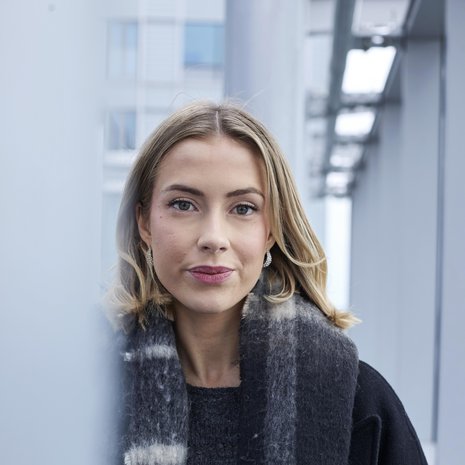 "Masentuneena mikään ei kiinnosta, mikään ei tuo iloa. Nyt mietin taas, mitä kivaa voisin elämässäni tehdä", sosiaalisen median vaikuttaja ja ministeri Sari Essayahin tytär Nea Knapp, 23, sanoo.