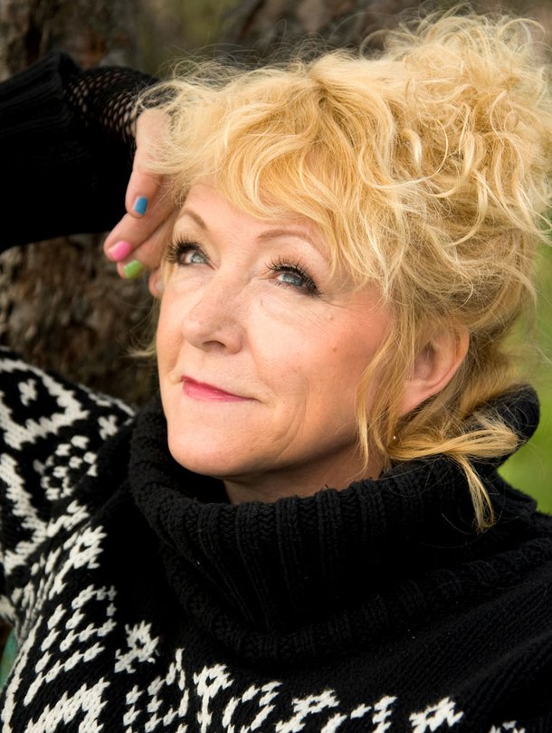 Susanna Haavistolta ilmestyy pian levy, ja hänellä on myös Tässä iässä -konsertteja syys-lokakuussa.
