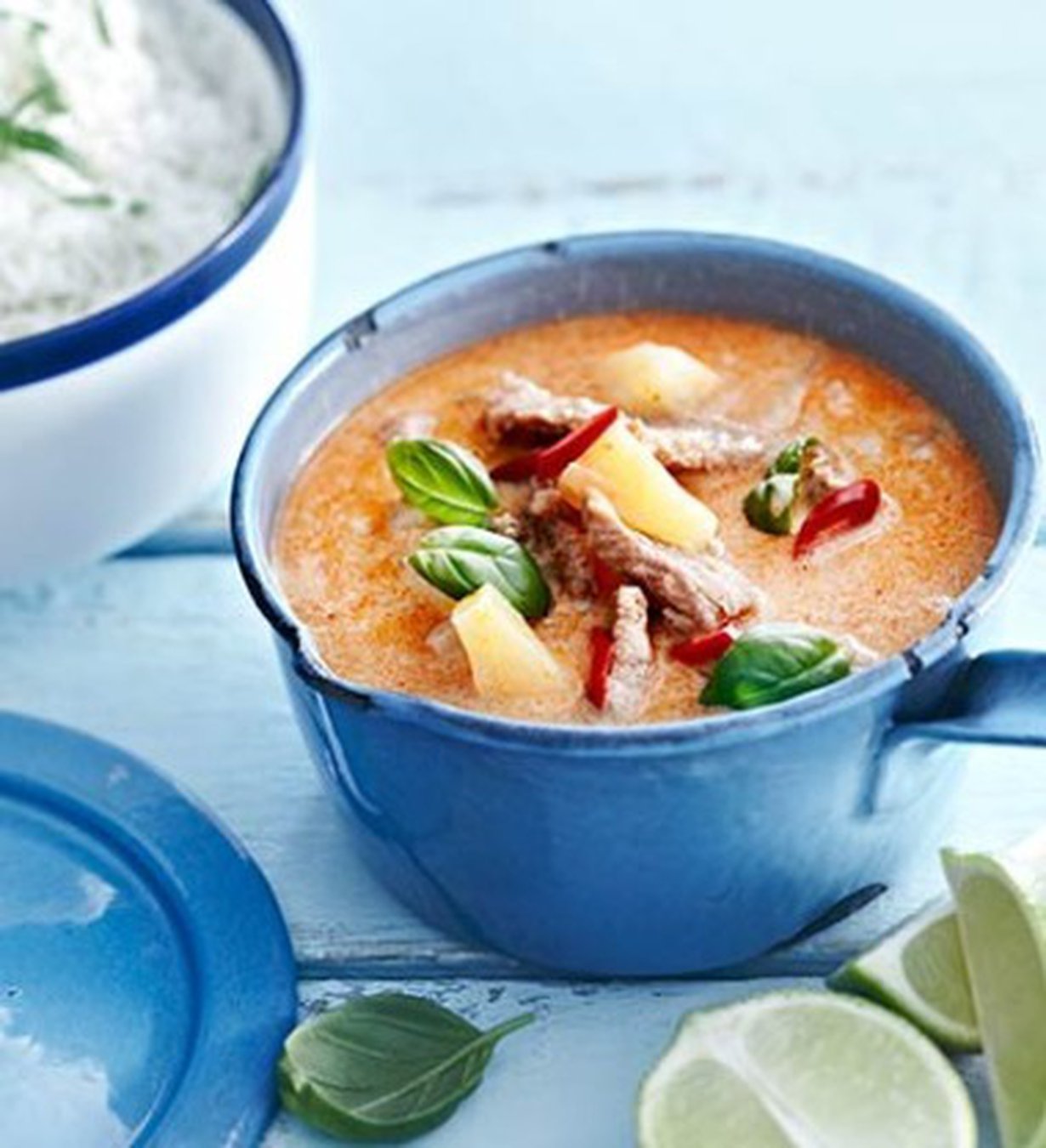 Currypossusta saa tulisempaa, kun pataan lisää toisen chilipalon.