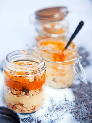 Pakkaa eväät ja lähde retkelle! Makeannälkään popsitaan purkista kurpitsakerrosherkut.