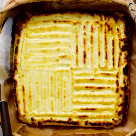 Kokeile joulupöytään vaikkapa kotijuustoa! Se on maukas lisuke tai voit tehdä siitä myös herkullisen jälkiruuan.