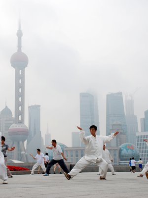 Taijia Shanghain kattojen yllä.