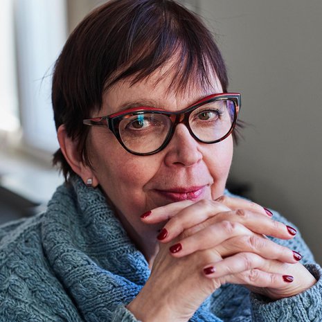 Kati Tervo ripustautui äitiinsä pienenä, kun suhde isään oli myrskyisä.