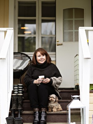 ”Louis Vuitton -korkokenkäni ovat vaihtuneet kumisaappaisiin”, Nana nauraa.