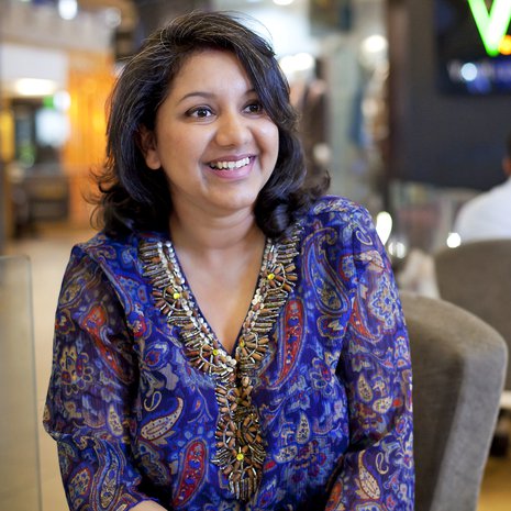 "Vaikka me intialaiset kunnioitamme perinteisiä arvoja, yhteiskunta on muuttumassa", Shefalika sanoo.