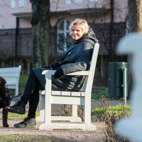 ”Monet ovat nyt hankkineet koronakoiran, mutta Remu oli sitä edeltävää kautta eli noroviruskoira”, Paula Noronen sanoo.