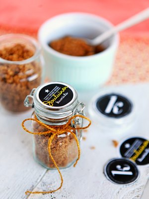 Itse tehdyssä kuorintavoiteessa ei ole lisäaineita. Lisäksi se maistuu hyvältä.