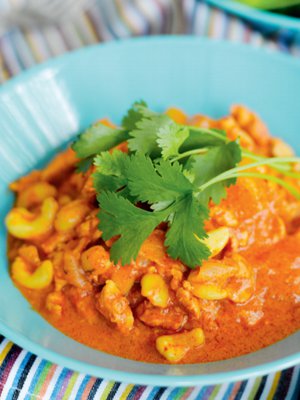 Muusikko Iiro Rantala kokkaa etnistä kotiruokaa.