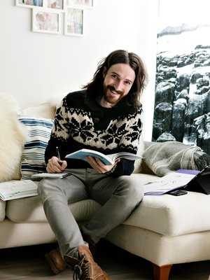 "Suomessa kaikilla tuntuu aina olevan kova kiire", suomalaisen vaimonsa perässä tänne muuttanut Ben Attebery sanoo.