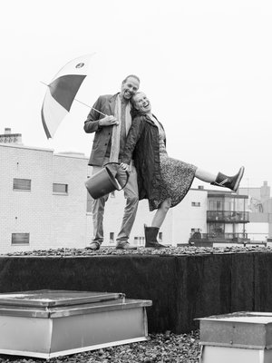 ”Olemme molemmat olleet välillä köyhiä, kerta kaikkiaan. Nina on joskus sanonut, että olemme ostaneet kaiken käytettynä paitsi ruuan, ja senkin vähän ennen kuin se menee vanhaksi”, sanoo Ninan pikkuveli Sauli.