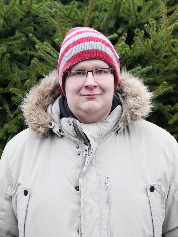 Kyrössä asuva Janne Hirvensalo sai entiseltä tyttöystävältään pipon, joka on tärkeä yhä. "Hän valitsi sen juuri minua varten."
