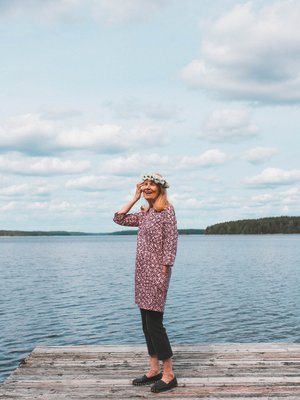 Bökars-kesän jälkeen Leena ja Armi olivat kirjeenvaihdossa ja pitivät yhteyttä siihen saakka, kun Armi kuoli vuonna 1979. Leenasta tuli myöhemmin Kodin Kuvalehden pitkäaikainen päätoimittaja.